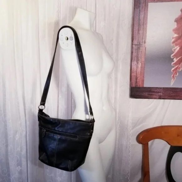 Classic Pebbled Leather Shoulder Bag w zipper details - Picture 2 of 15